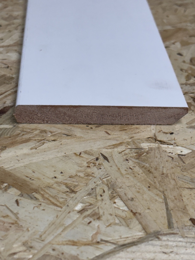 Meranti plint gegrond 18 x 90 x 4900 mm - FSC 100% 