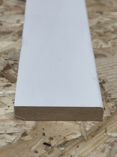 [2301068] MDF 9 x 45 x 4880 mm plint V313 wit gegrond - FSC Mix 70%